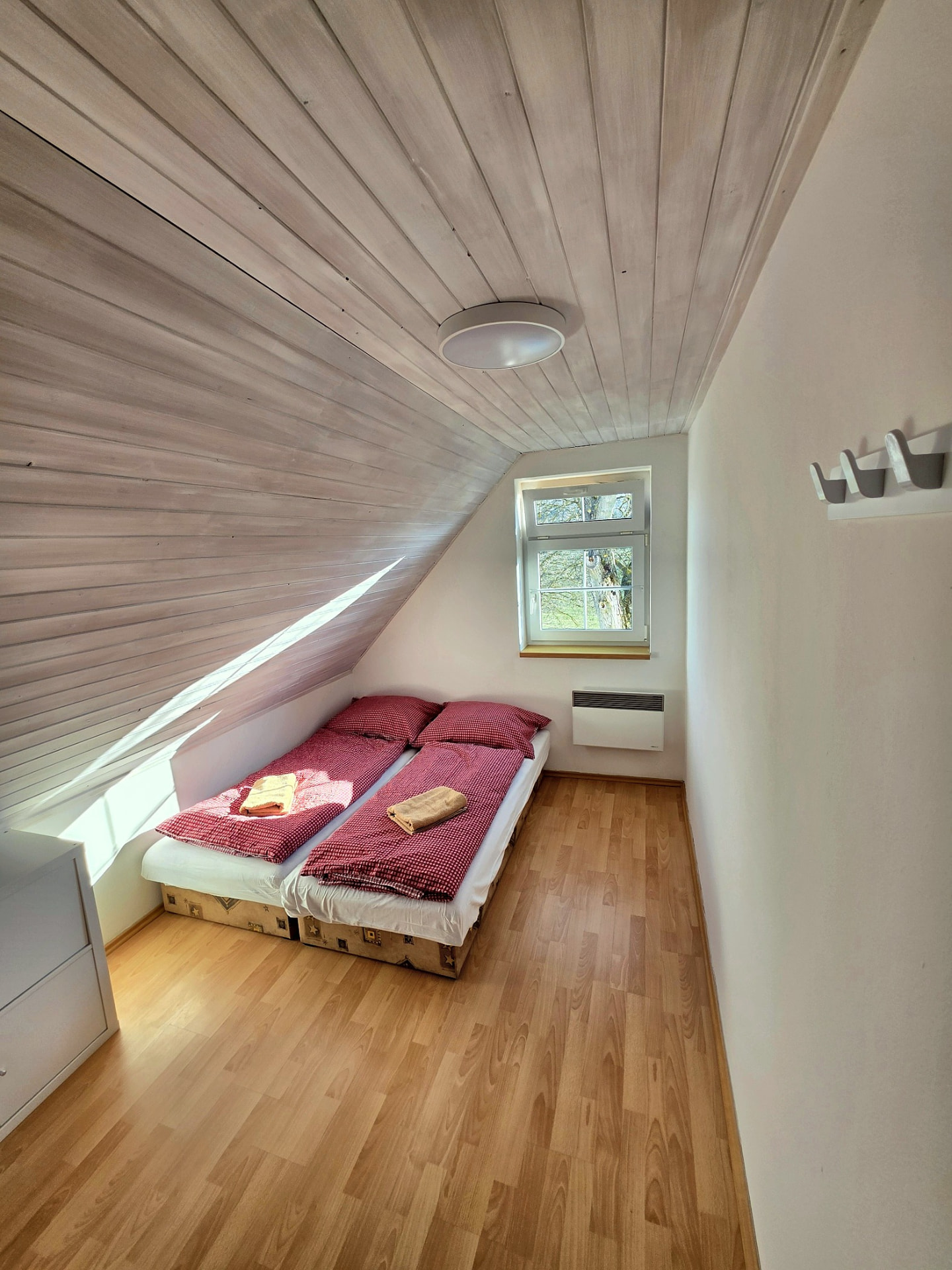 Červený apartmán – ložnice s dvoulůžkem